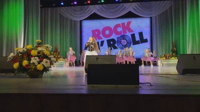 Выступление с танцем «Дедушкин хит» на сцене ДК Акрон в составе коллектива Бэби Балет