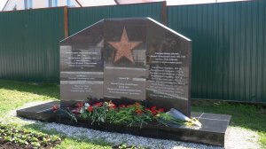 В селе Новобобровка открыли первый памятник, который объединил подвиги защитников Родины двух эпох