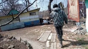 Наш Пруд быстро наполнился. Пересаживаю клубнику Чëрный принц