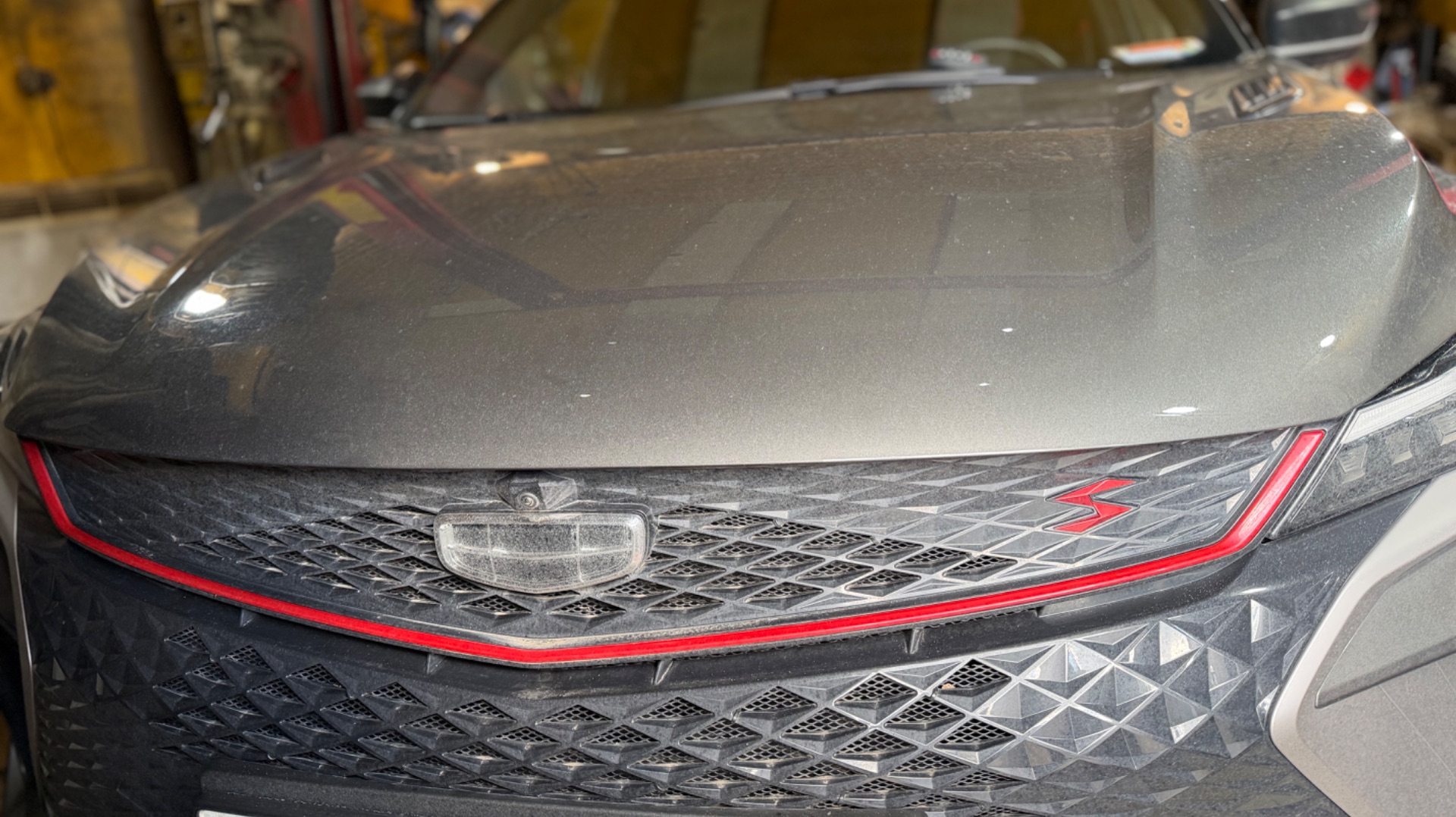 Антикоррозийная обработка материалами Dinitrol Geely Coolray Джили Кулрей