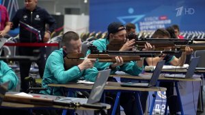 В Екатеринбурге проходит межрегиональный "Кубок защитников Отечества" с участием более ста ветера...