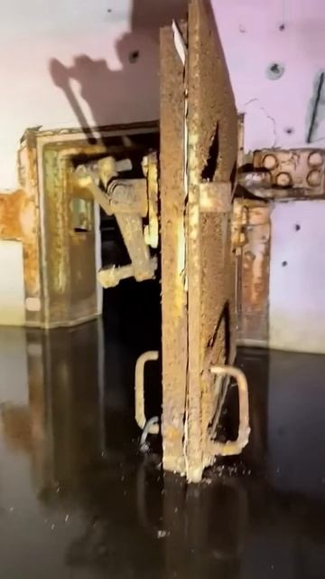 Что происходит под реактором в Чернобыле