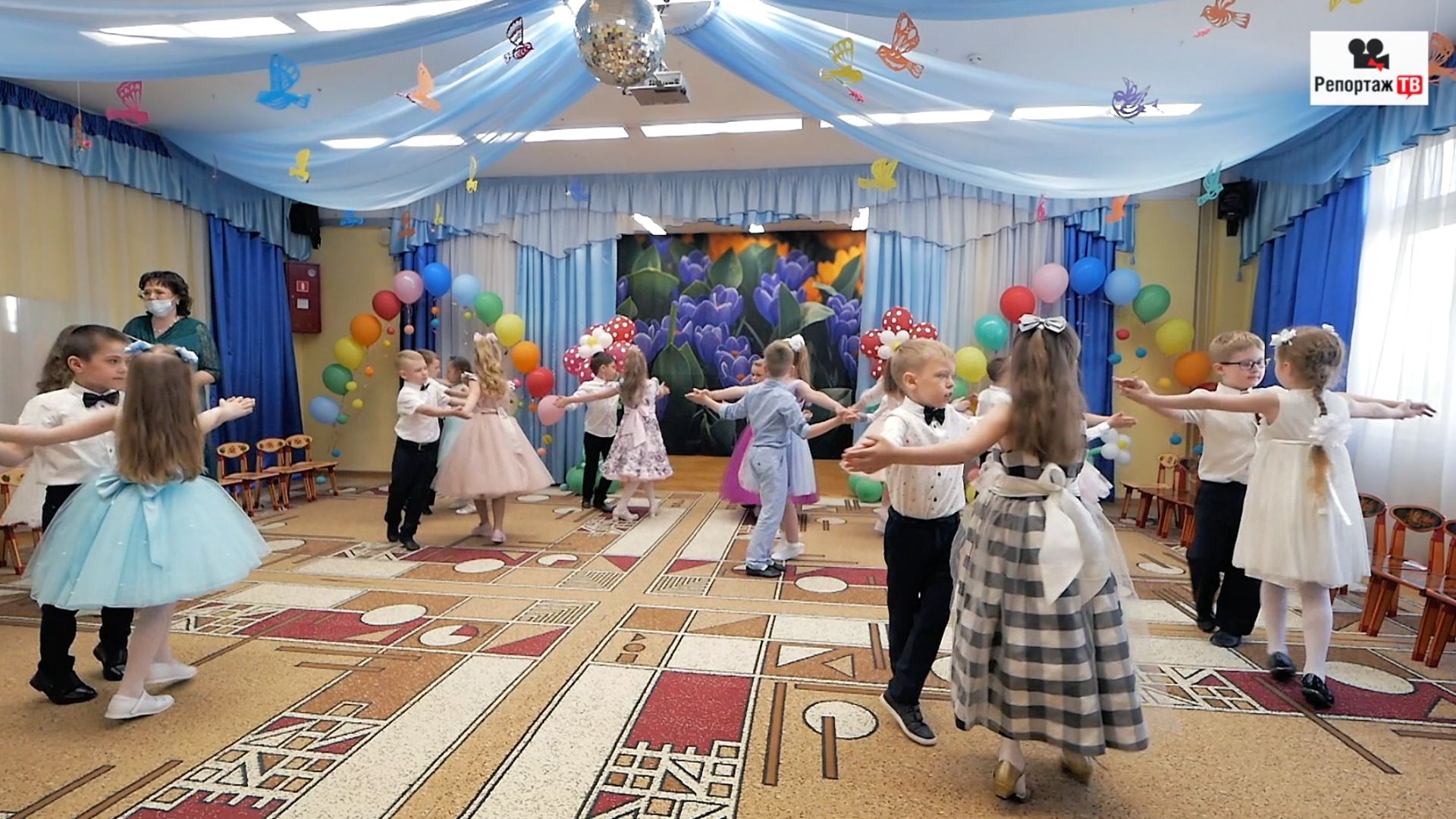 Песня и танец выпускников в саду - заказать видеосъёмку утренника в описании