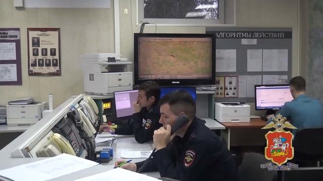 Полицейские Раменского задержали двоих мужчин, похитивших из магазина мешки с сигаретами