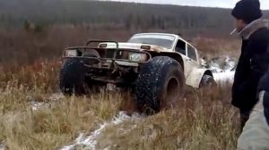 Преодоление глубокого ручья на снегоболотоходе Марш 1 фирмы Бронто (Нива)