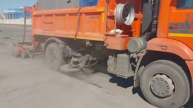 За сутки ульяновский «Дорремстрой» отремонтировал 14 участков улиц