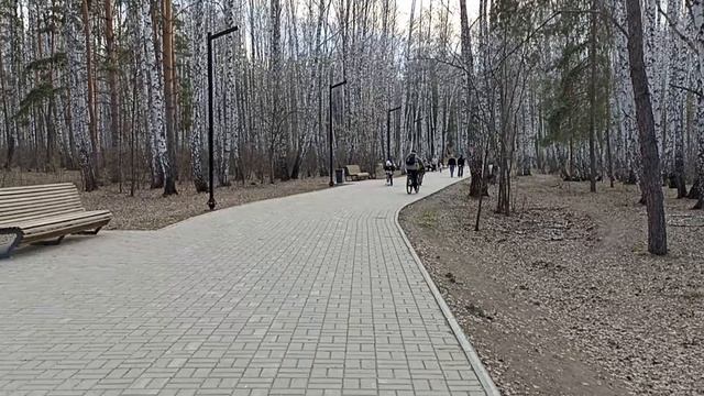 Парк в апреле