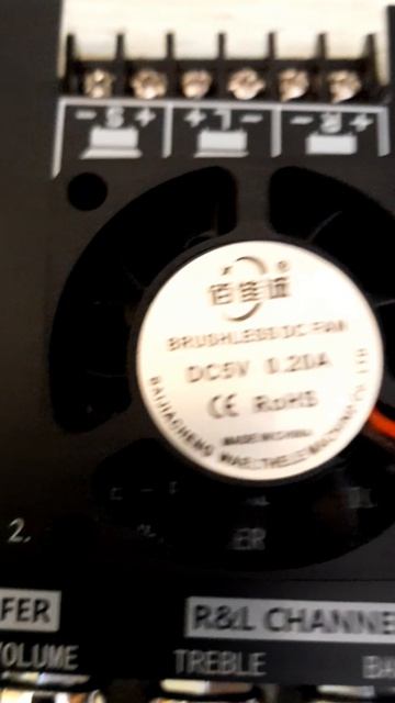 Подготовил усилитель звука для колонок в теплицу.mp4