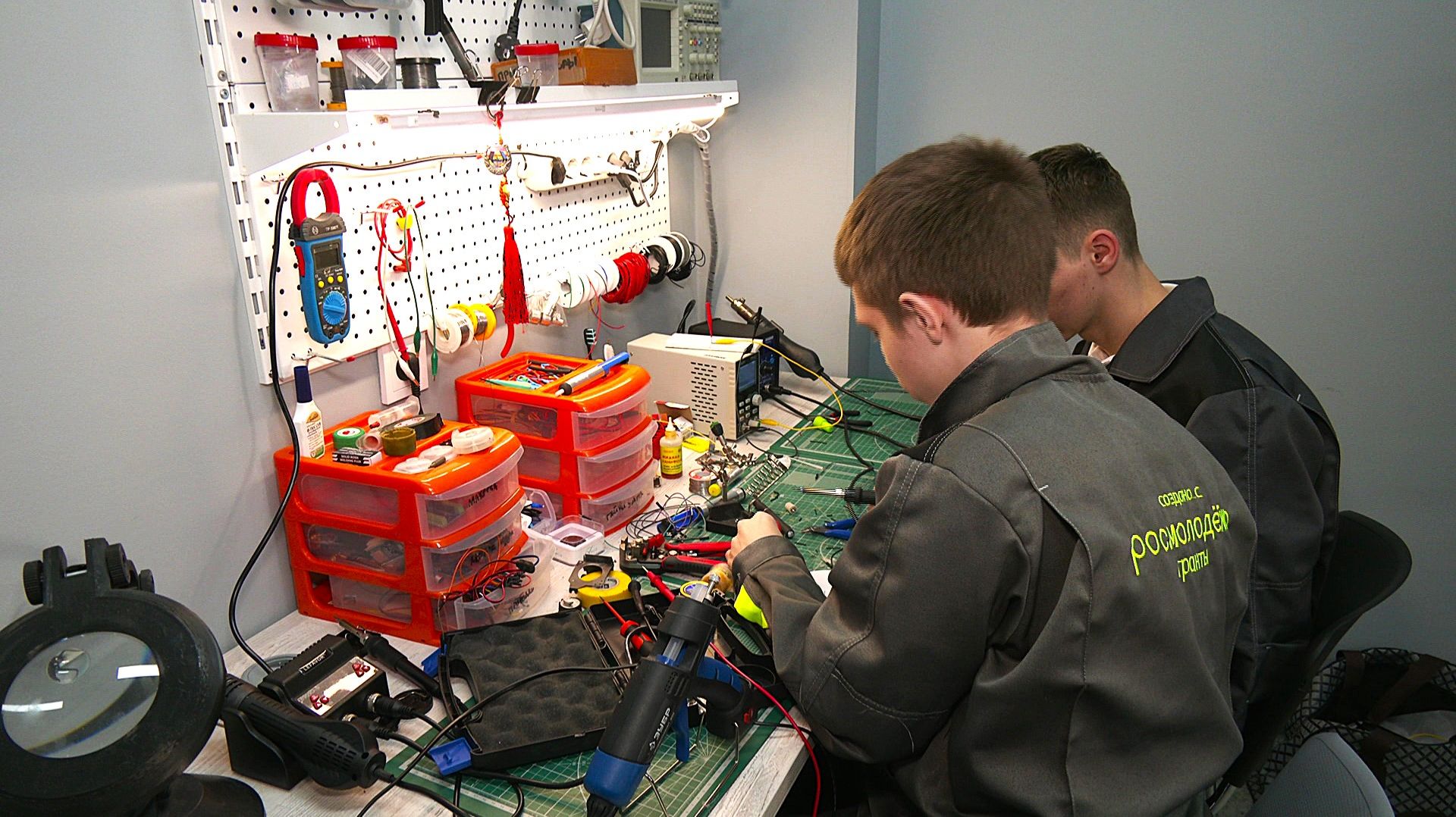 Высшая нефтяная школа ЮГУ организовала мастерскую для будущих инженеров