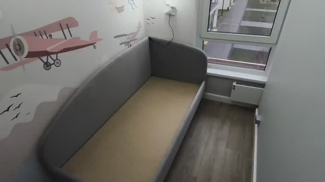 Кровать Салли 80х180 (угол справа). Ткань  Priority 930