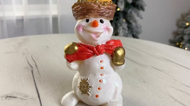 Фигурная свеча СНЕГОВИК С ПЕТУХОМ, 14.5 см, 1522-свеча