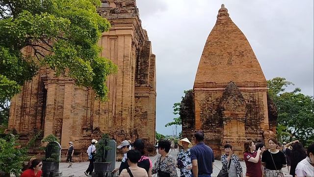 Красивый парк и  башни!Нячанг!