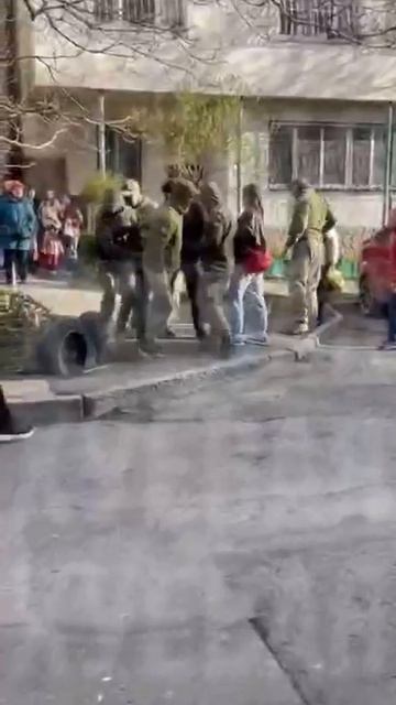   Жёсткий отлов мужчин людоловами из ТЦК продолжается по всей Украине