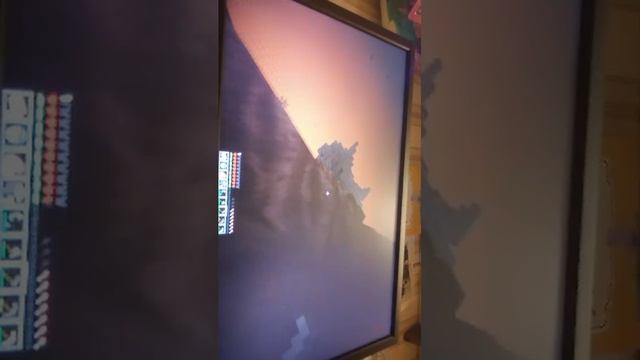 Зайдите пожалуйста Кто играет в Minecraft, CS 2, Dark Horse. что-то одно