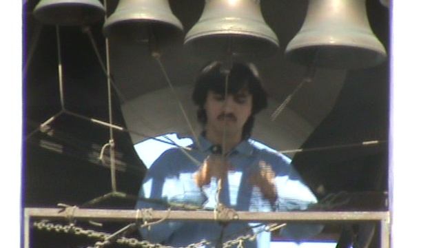 Звон на колокольне храма прп. Сергия Радонежского в Крапивниках, г. Москва