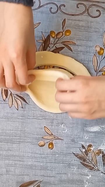 Булочки с творогом. Подробный рецепт на канале #выпечка #булочки #творог #формовка