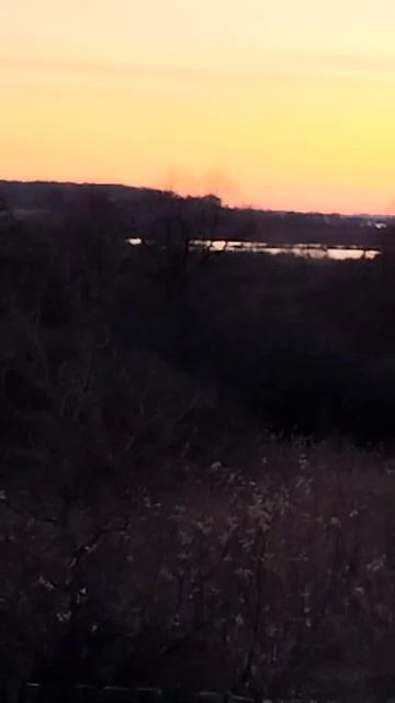 Вечер. Речка все ближе.