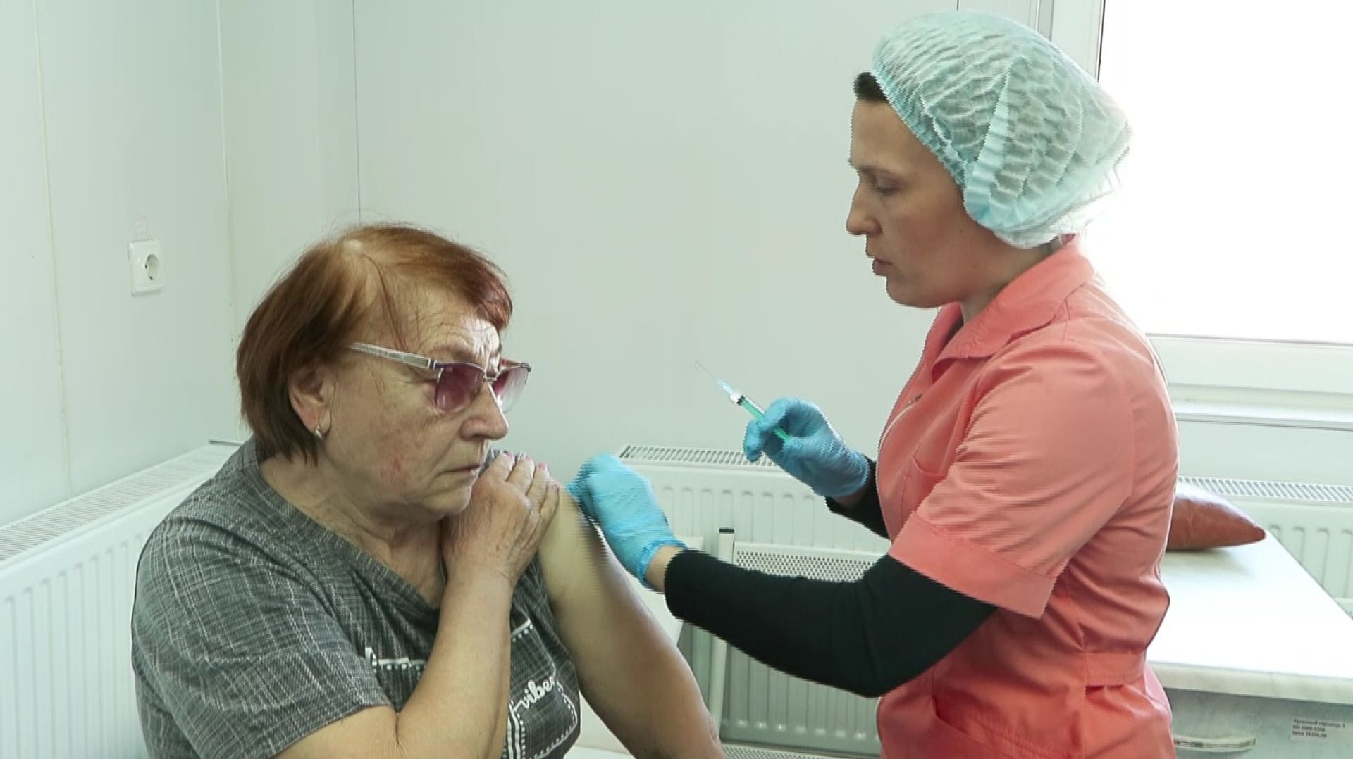 Вакцинация круглый год: медики Нижневартовского района напоминают о защите от энцефалита