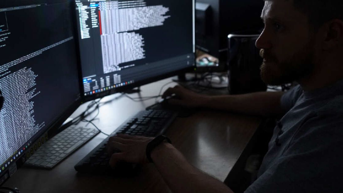 В петербургском офисе скандальной IT-компании RC Group прошли обыски