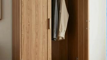 Меняем мебельные петли шкафа не снимая дверей.