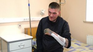 Бойцу из Мортки спасли руку после атаки беспилотника