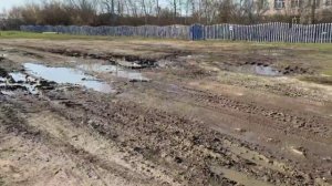 Село Головино, Николаевский район. Глава администрации района не видит проблемы?  Площадка перед вхо