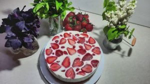 Вкусный тортик с клубникой!🍓🍓🍓
