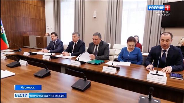 Рашид Темрезов принял участие в обсуждении вопросов инфраструктуры и безопасности на трассах КЧР