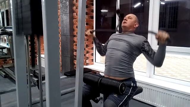 растяжение и укрепление широчайшей мышцы