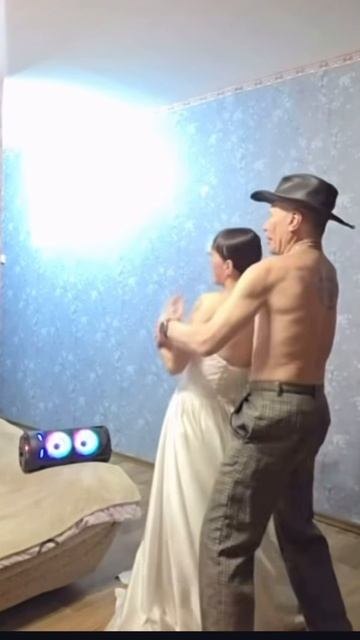 ОНИ НАШЛИ ДРУГ ДРУГА! ОЛЕГ МОНГОЛ И ВАЛЮША