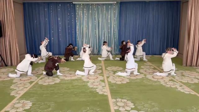 133 Чукотский танец