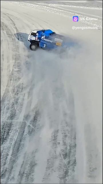 Https://vk.ru/clip-233706027_456239223?c=1
Хищники дюн — легендарные Kamaz, рвущие пески на пределе