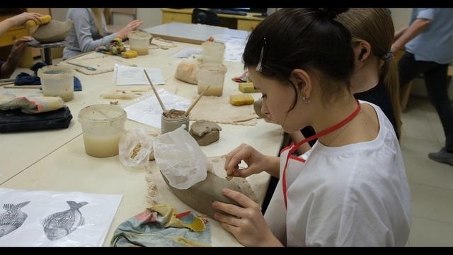 Артём Толстов репортаж с занятия по керамике