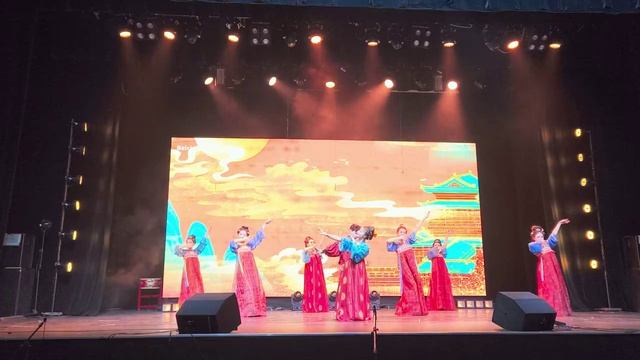 Танец с веерами 1  - ТО «ШоуГрад» 8(911)921-52-62 Организация и проведения шоу СПб!