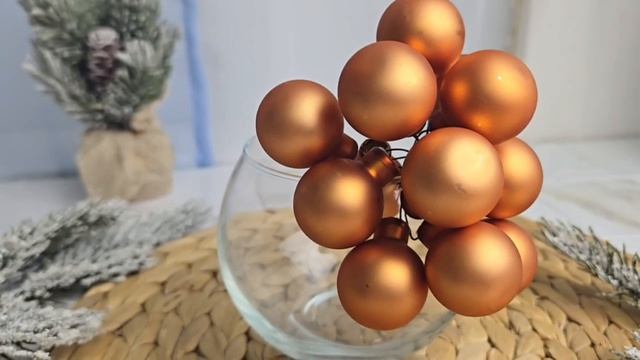 ГРОЗДЬ стеклянных матовых шариков на проволоке 12 шаров по 25 мм цвет: жареный миндаль 2000695