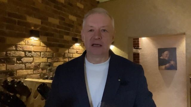 Как отличить КАЧЕСТВЕННОЕ вино от ширпотреба за 1 ГЛОТОК? #вино #дегустация