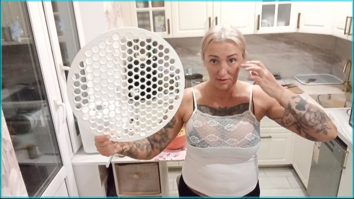 14-04-261 Про заботу о папочке Готовлю то что любят  Опять оливье с колбасой 