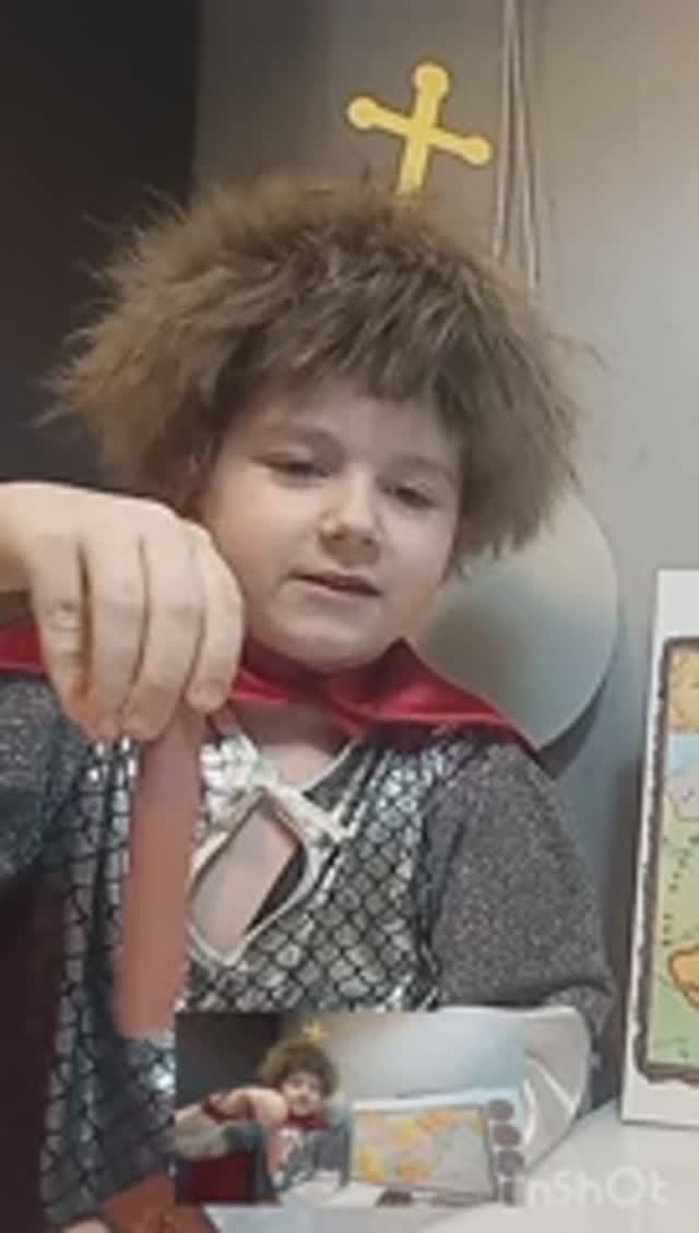 Рубль в шортах