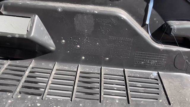 Обшивка  багажника задняя левая москвич 3 21552