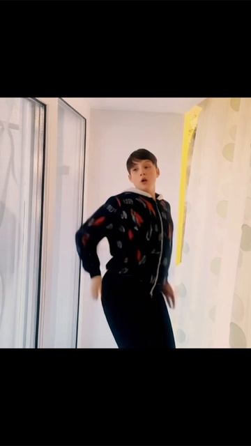 что сделала нейросеть со мной 🤣🤣🤣🤣🤣🤣🤣🤣🤣🤣🤣🤣