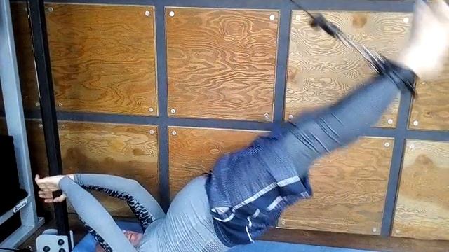 растяжение и укрепление мышц поясницы.