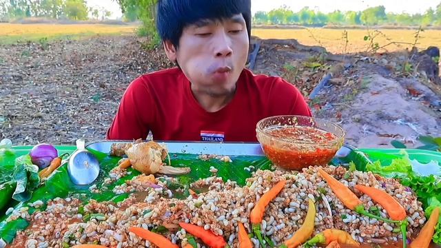 MUKBANG Куриный суп с ларбом из яиц муравьев и острыми овощами! ASMR ЕДА НА КАМЕРУ ОБЖОР ОБЕД