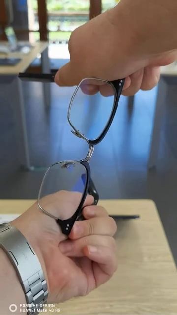 Тест очков Huawei на скручивание