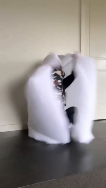 я не знаю как назвать это видео