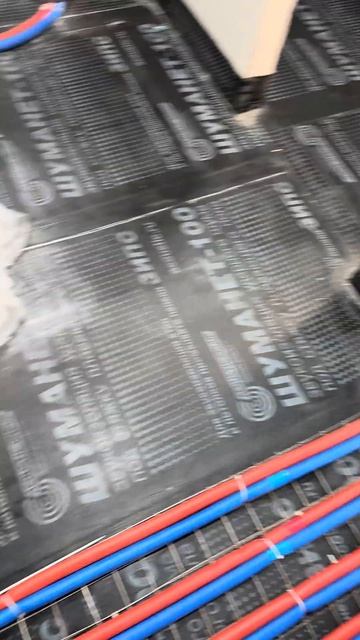 Как уложить трубы, чтобы стяжка НЕ ТРЕСНУЛА? Секрет монтажа #сантехника #водоснабжение #отопление