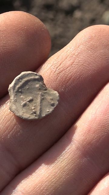 Интересная древняя пломба #shorts #интересныенаходки #древность  #metaldetecting #другаяжизнь