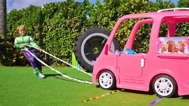 Дети готовят радужную лапшу для дяди