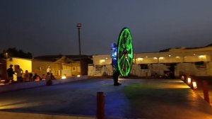 Танец с веером в сафари в Дубае