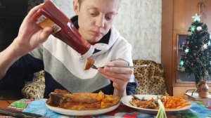 Мукбанг/ стейк из свинины картошка по деревенски морковка и папоротник по корейски