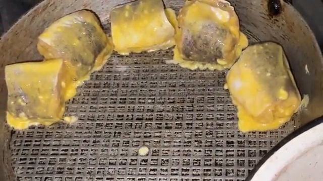 Внучка навещает бабушку Марию.